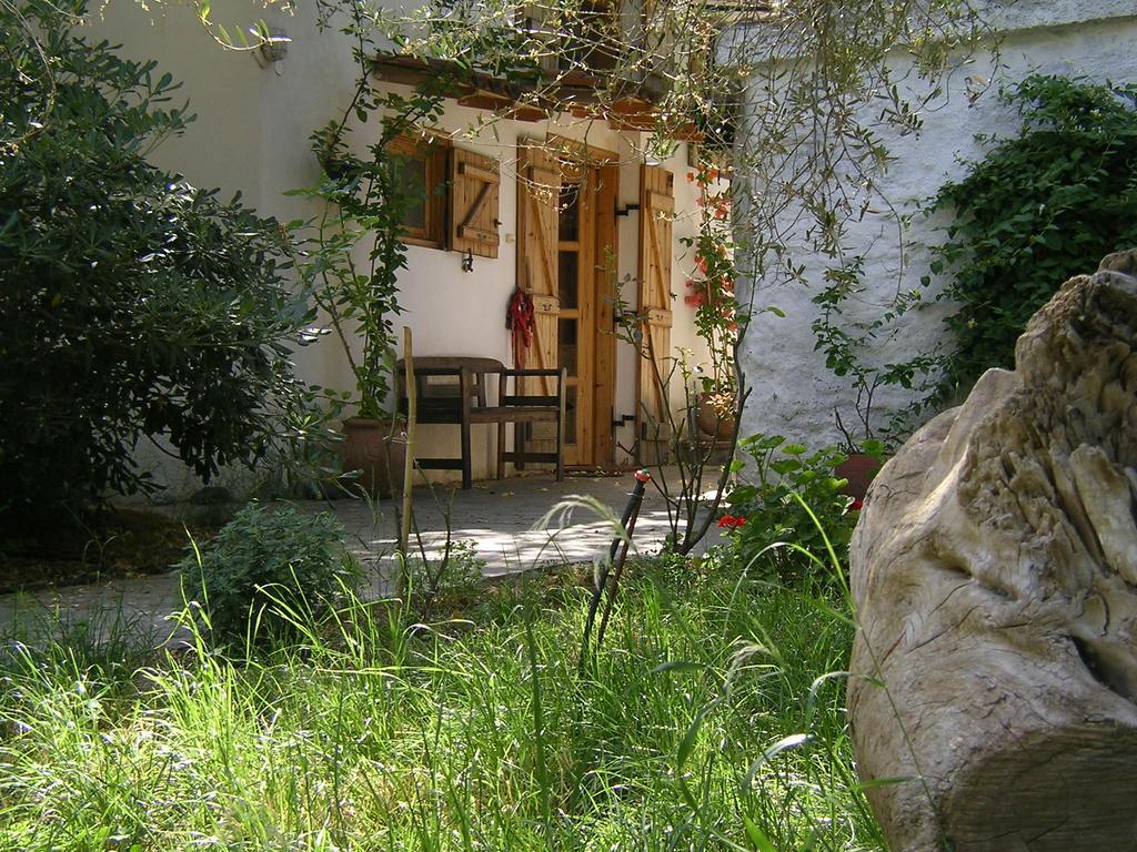 Studios Kyparissi & Spa Tirós エクステリア 写真