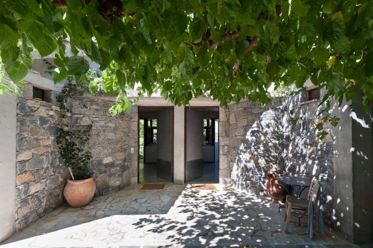 Studios Kyparissi & Spa Tirós エクステリア 写真