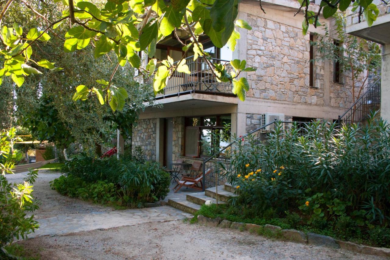 Studios Kyparissi & Spa Tirós エクステリア 写真