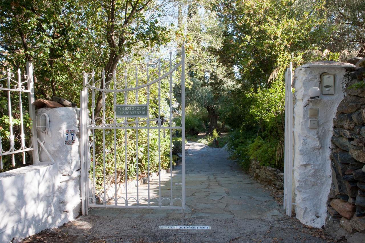 Studios Kyparissi & Spa Tirós エクステリア 写真
